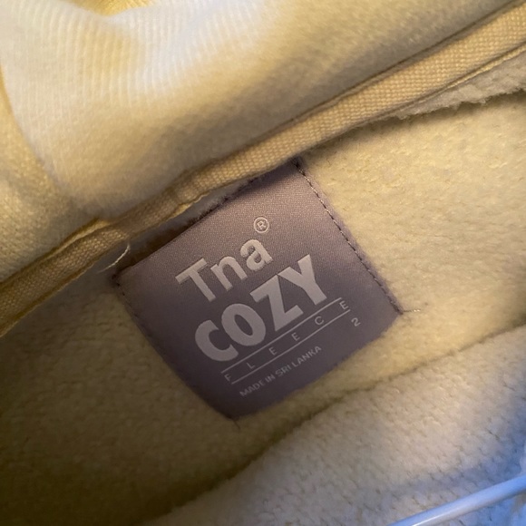 Aritzia sweater - Picture 2 of 2